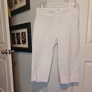 Ruby Rd. Women's White Cropped Pants